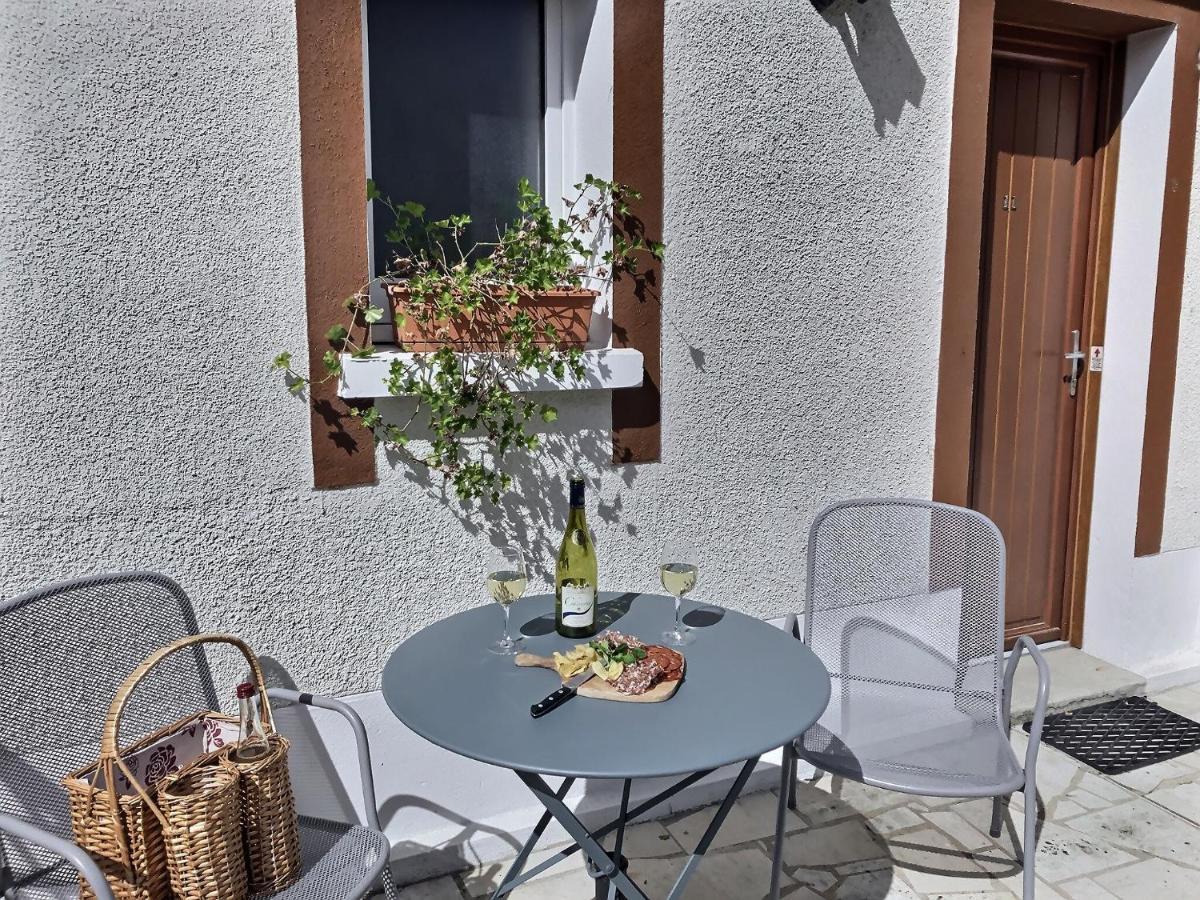 Logis Hotel Du Cygne Bracieux Kültér fotó