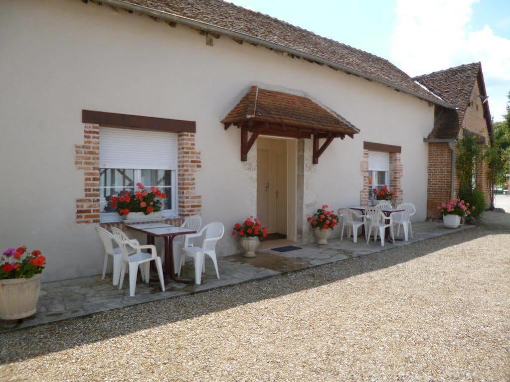 Logis Hotel Du Cygne Bracieux Kültér fotó